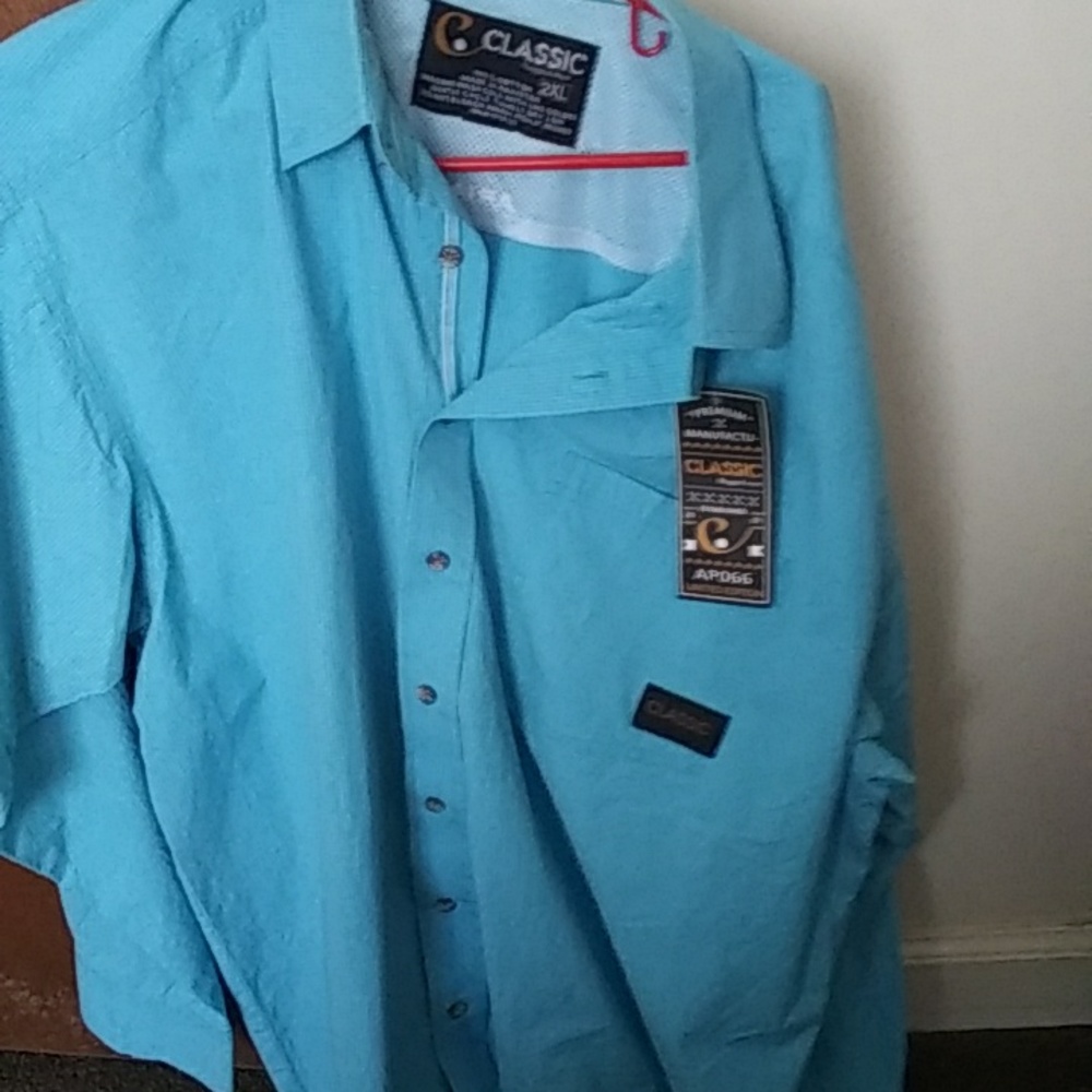 Classic collar shirt with tags
